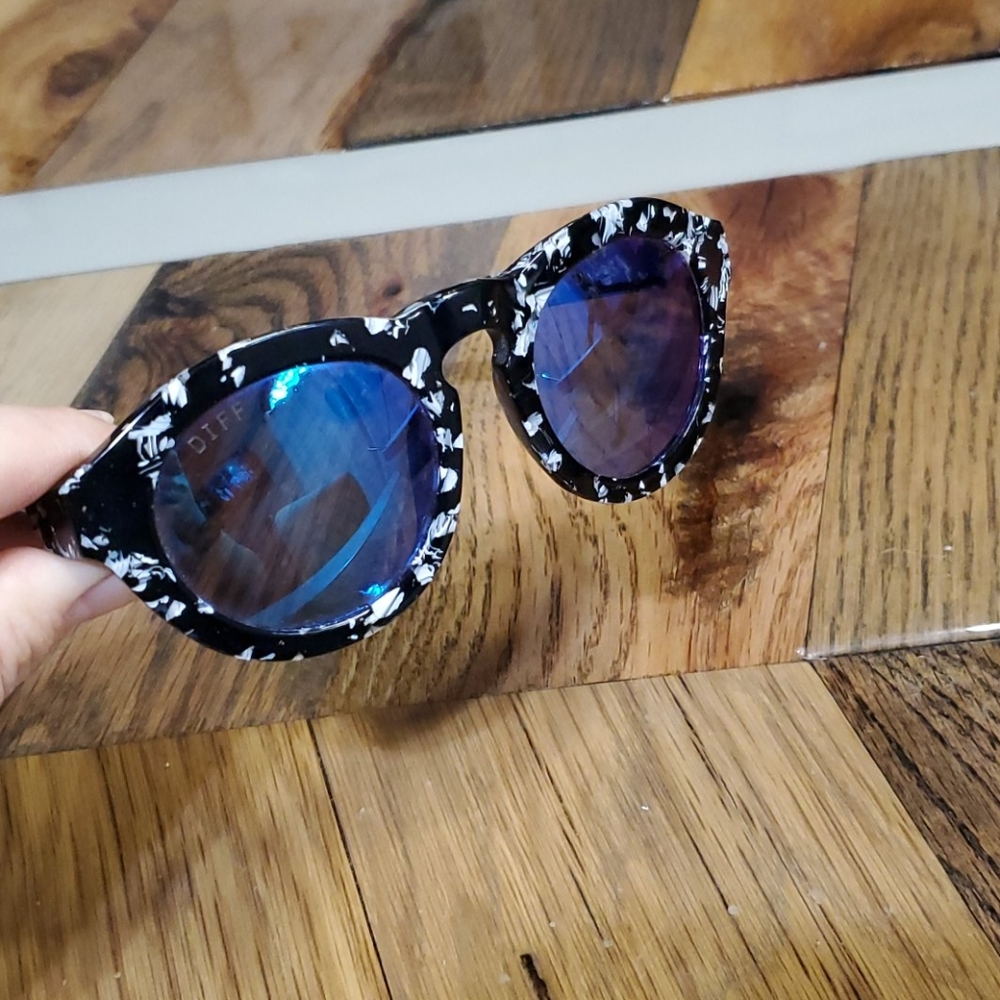 Diff Eyewear - image 2